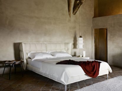 Husk Bett von B&B Italia